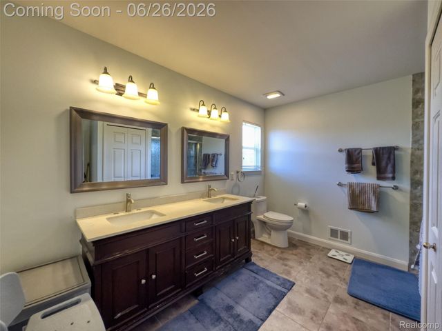1842 Enterprise Drive, Troy, MI 48083