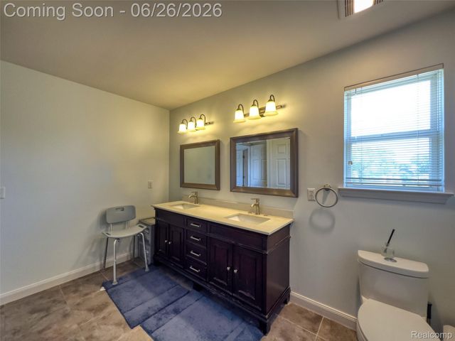 1842 Enterprise Drive, Troy, MI 48083