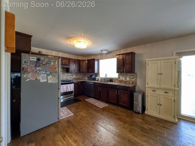 1842 Enterprise Drive, Troy, MI 48083