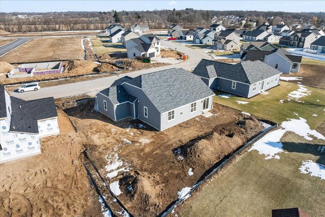 2725 Mapleton AVENUE, East Troy, WI 53120