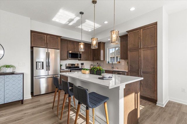 2725 Mapleton AVENUE, East Troy, WI 53120