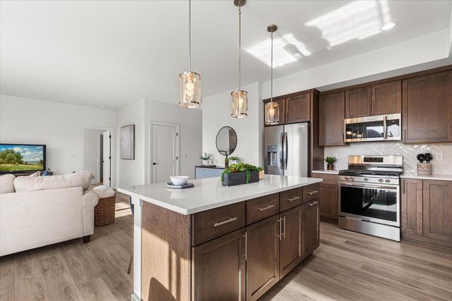 2725 Mapleton AVENUE, East Troy, WI 53120