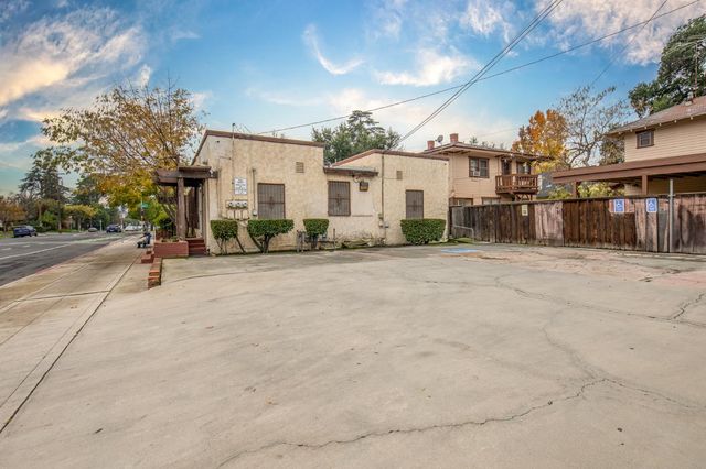 747 E Weldon Avenue, Fresno, CA 93704