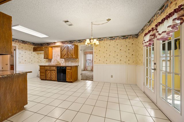 1700 Saxon Drive, Bedford, TX 76021