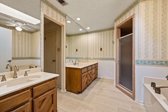 1700 Saxon Drive, Bedford, TX 76021