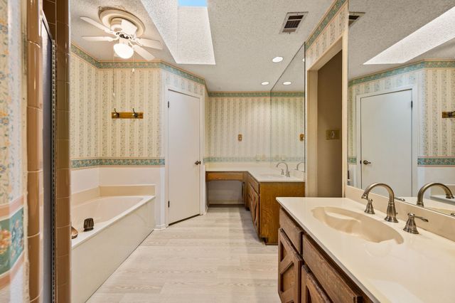 1700 Saxon Drive, Bedford, TX 76021