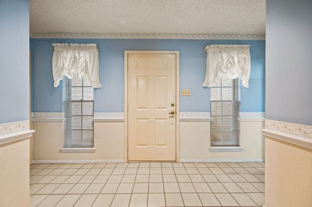 1700 Saxon Drive, Bedford, TX 76021