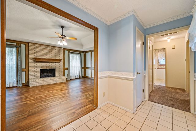 1700 Saxon Drive, Bedford, TX 76021