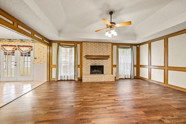 1700 Saxon Drive, Bedford, TX 76021