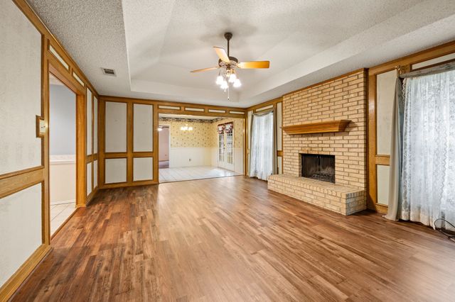 1700 Saxon Drive, Bedford, TX 76021
