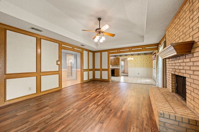 1700 Saxon Drive, Bedford, TX 76021