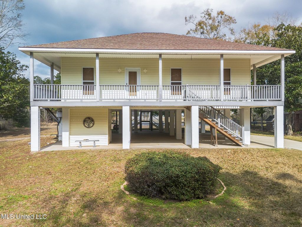 3518 River Bluff Road, D'iberville, MS 39540