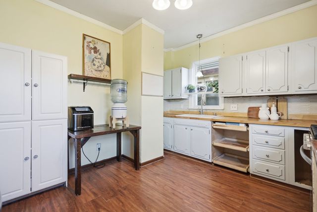 412 E Rusholme Street, Davenport, IA 52803