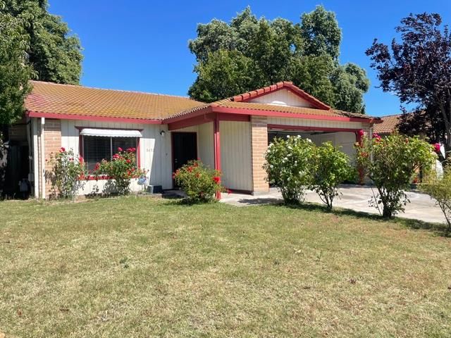 8432 Tam O Shanter Dr, Stockton, CA 95210