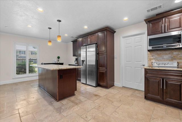 3725 Autumn Lane, Baytown, TX 77521