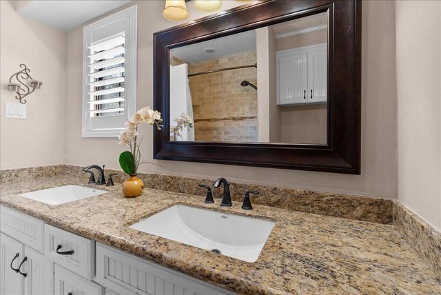 3725 Autumn Lane, Baytown, TX 77521