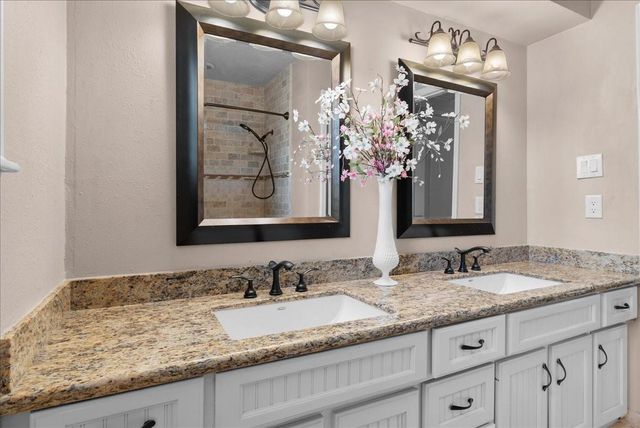 3725 Autumn Lane, Baytown, TX 77521