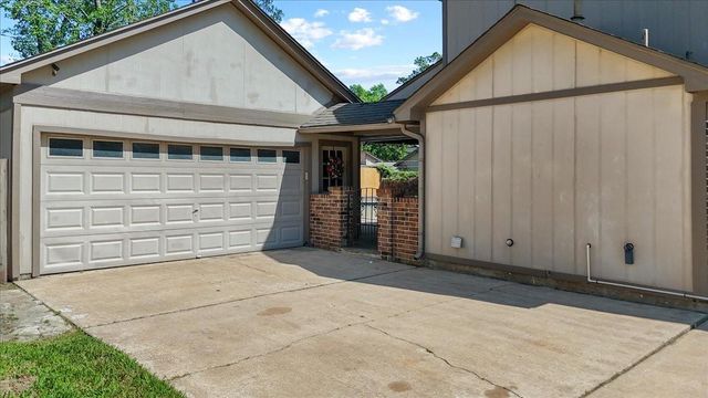 3725 Autumn Lane, Baytown, TX 77521