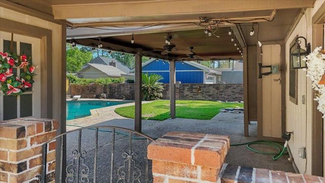 3725 Autumn Lane, Baytown, TX 77521