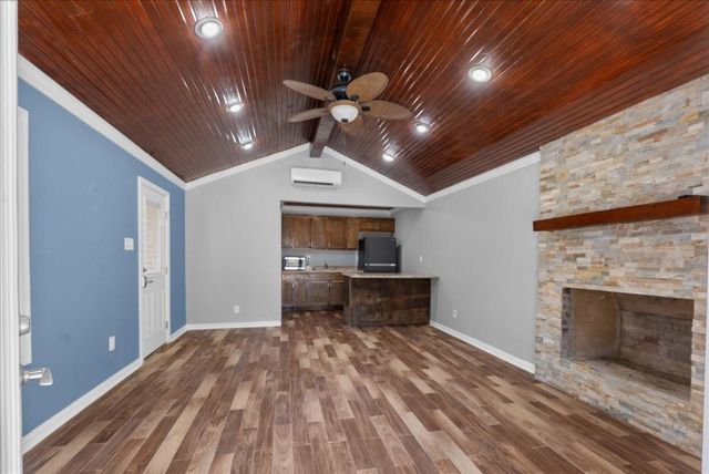 3725 Autumn Lane, Baytown, TX 77521