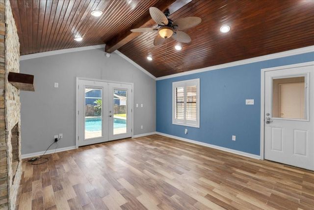 3725 Autumn Lane, Baytown, TX 77521