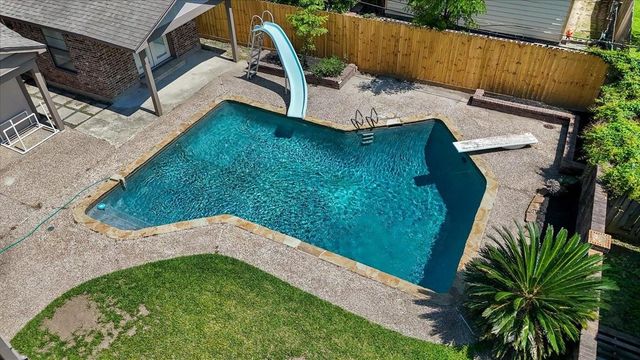 3725 Autumn Lane, Baytown, TX 77521