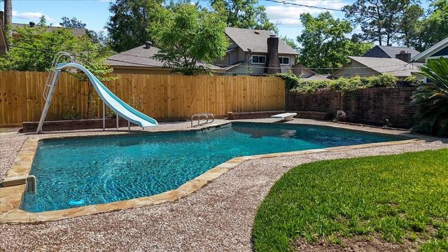 3725 Autumn Lane, Baytown, TX 77521