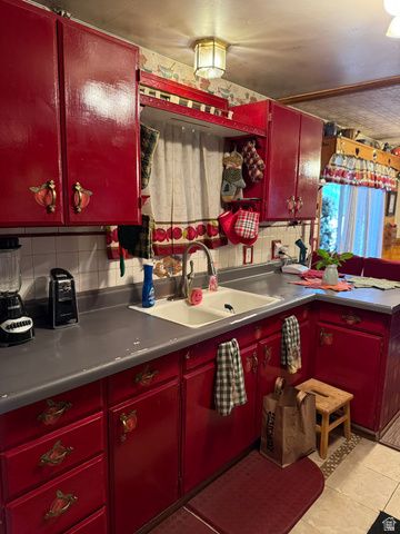 2322 W SURREY RD, Taylorsville, UT 84129