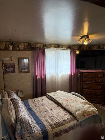 2322 W SURREY RD, Taylorsville, UT 84129
