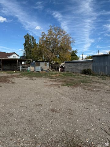 2322 W SURREY RD, Taylorsville, UT 84129