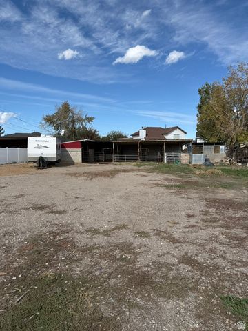 2322 W SURREY RD, Taylorsville, UT 84129