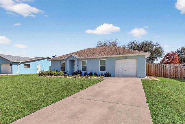 1011 SE Euclid Lane, Port St. Lucie, FL 34983