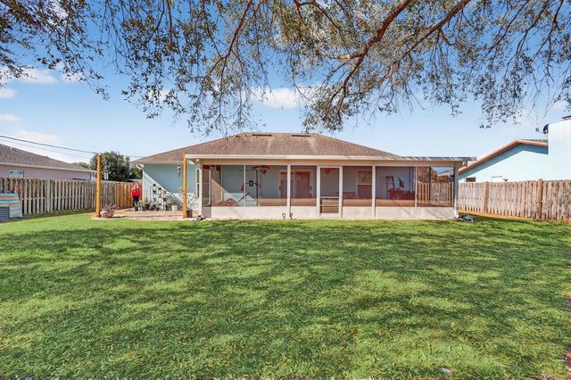 1011 SE Euclid Lane, Port St. Lucie, FL 34983
