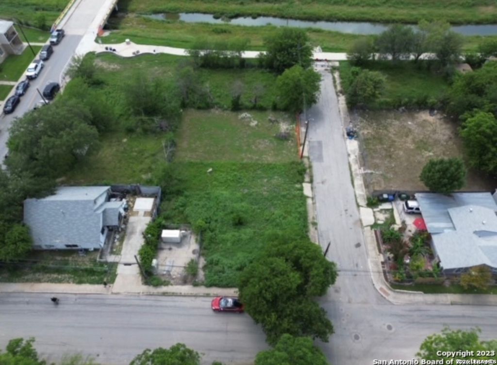 202 Henry, San Antonio, TX 78207