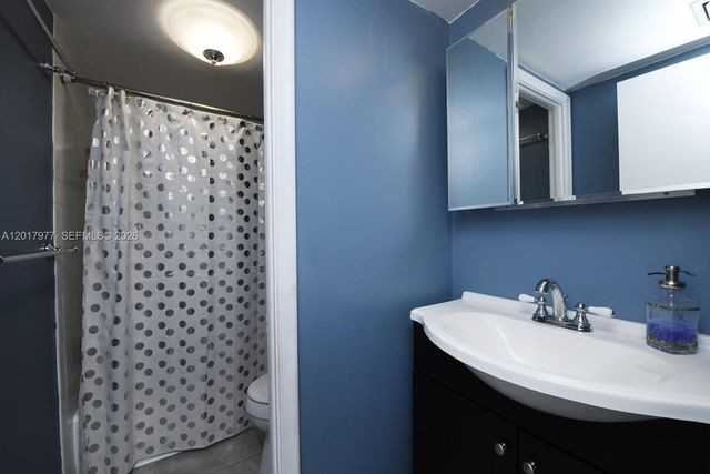 7705 SW 86th St B-212, Miami, FL 33143