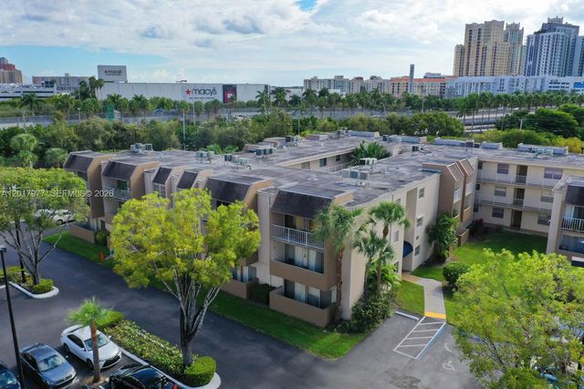 7705 SW 86th St B-212, Miami, FL 33143