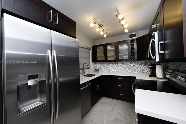 7705 SW 86th St B-212, Miami, FL 33143