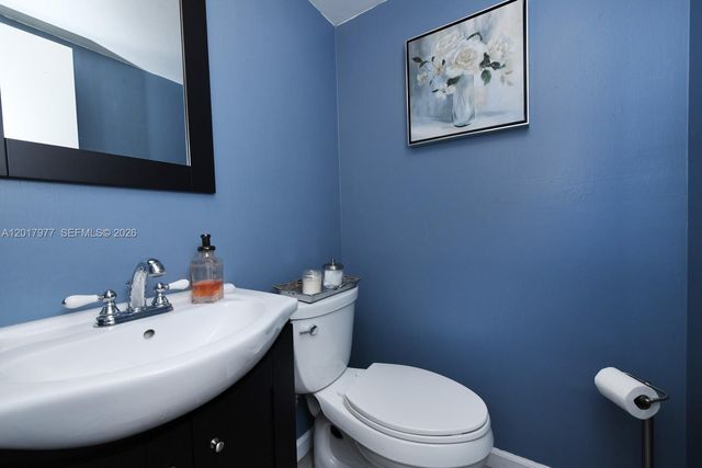 7705 SW 86th St B-212, Miami, FL 33143