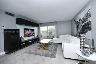 7705 SW 86th St B-212, Miami, FL 33143