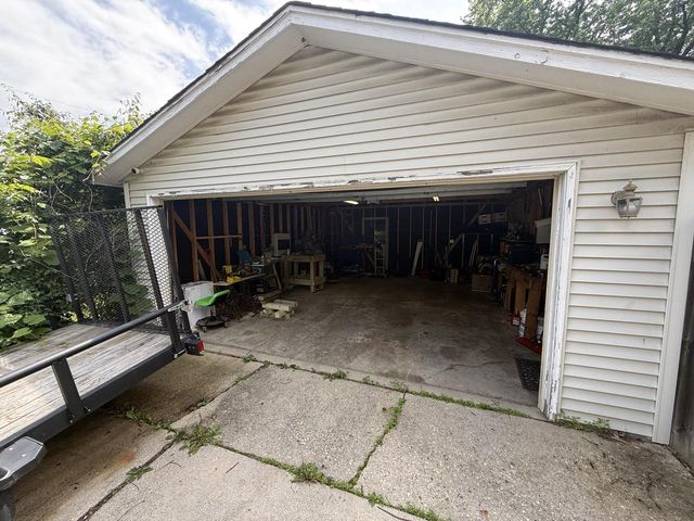 7519 W Sheridan AVENUE, Milwaukee, WI 53218