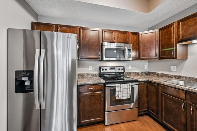 953 Acacia Drive NE, Cedar Rapids, IA 52402