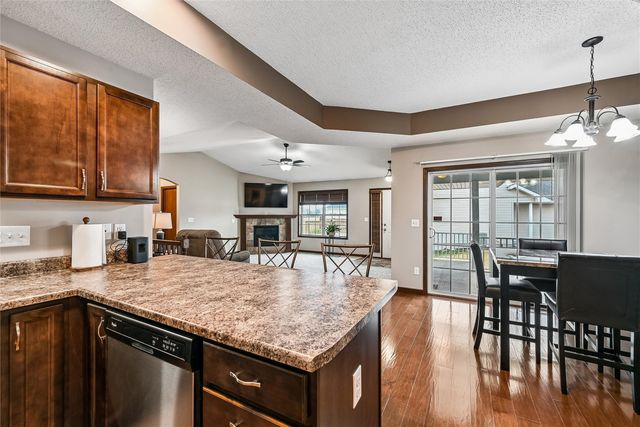 953 Acacia Drive NE, Cedar Rapids, IA 52402