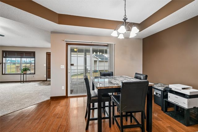 953 Acacia Drive NE, Cedar Rapids, IA 52402