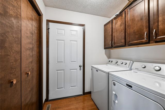 953 Acacia Drive NE, Cedar Rapids, IA 52402