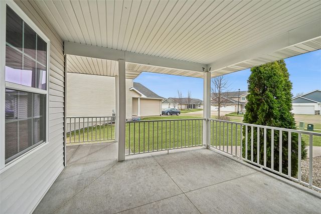 953 Acacia Drive NE, Cedar Rapids, IA 52402