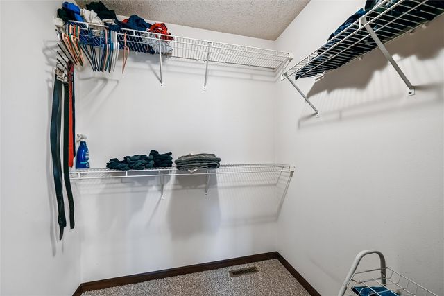 953 Acacia Drive NE, Cedar Rapids, IA 52402