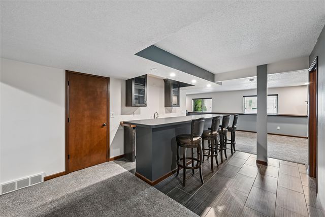 953 Acacia Drive NE, Cedar Rapids, IA 52402