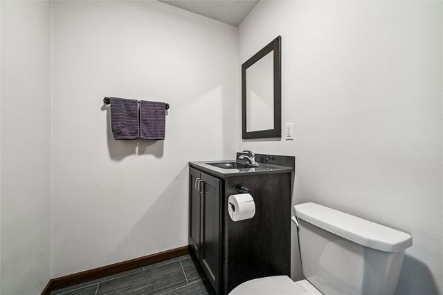 953 Acacia Drive NE, Cedar Rapids, IA 52402