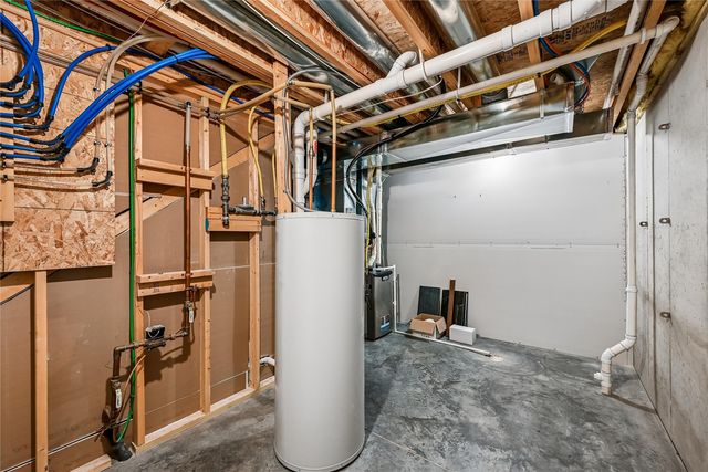 953 Acacia Drive NE, Cedar Rapids, IA 52402