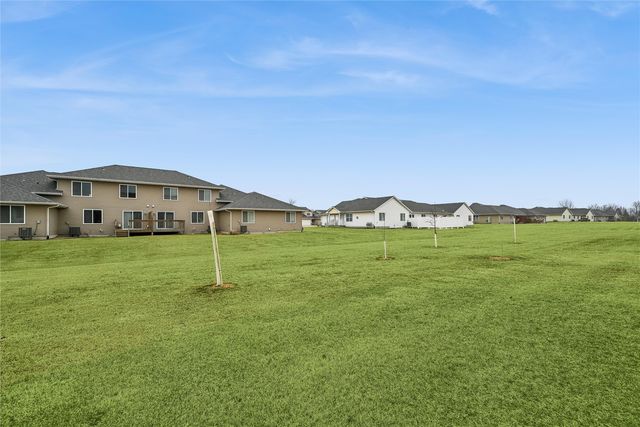 953 Acacia Drive NE, Cedar Rapids, IA 52402